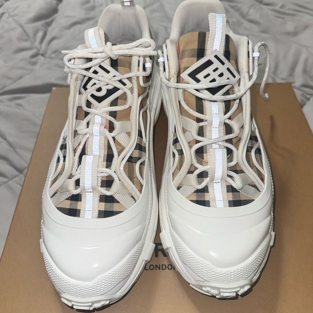 Burberry Checkered White and Tan Sneakers used in good condition! 500 or BO - Picture 4 of 6